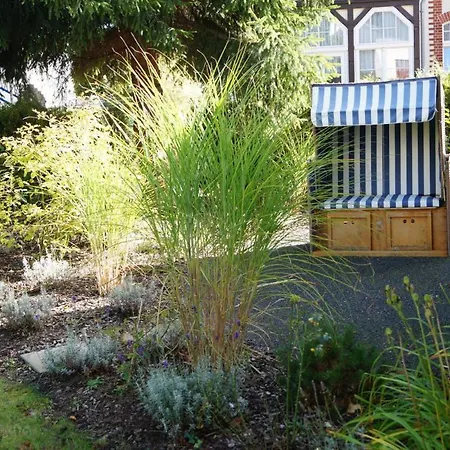 'kaiserliche' Mit 3 Sz, 2 Badern Und Whirlwanne Heringsdorf